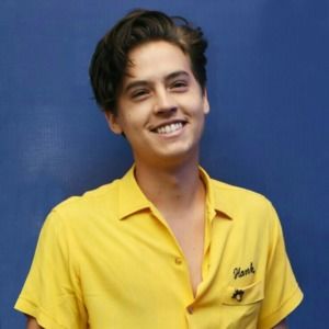 Meet your Posher, Mia